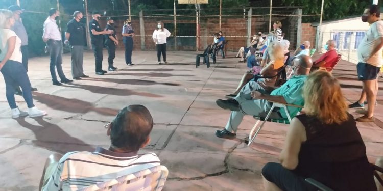 Seguridad: Vecinos comprometidos trabajan en la prevención con la Policía