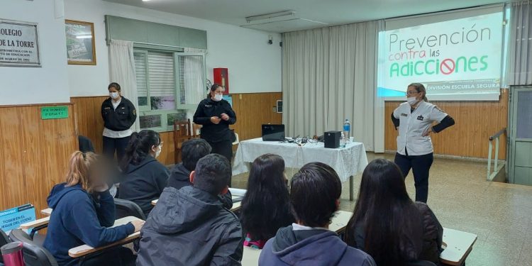 Policía Comunitaria: intenso trabajo en las escuelas