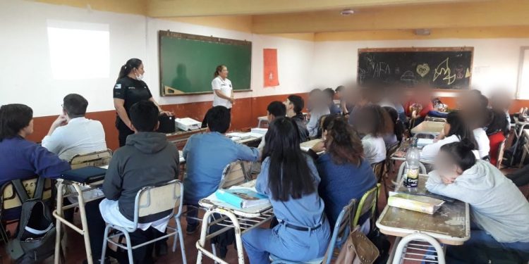 Escuela Segura: la Policía trabaja en instituciones educativas