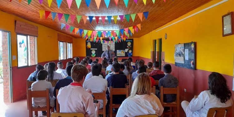 Prevención en las escuelas: La policía trabaja en toda la provincia