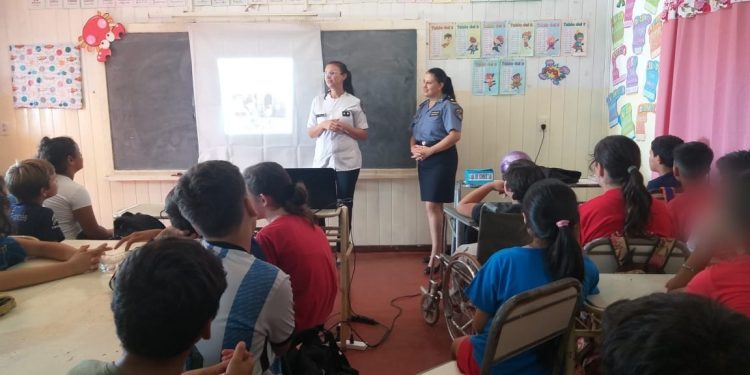 Policía Comunitaria: prevención en el ámbito educativo