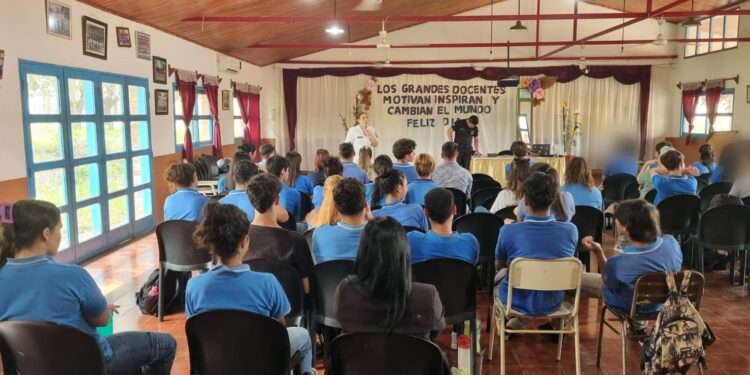 Div. Policía Comunitaria: Escuelas trabajan con la Policía en prevención